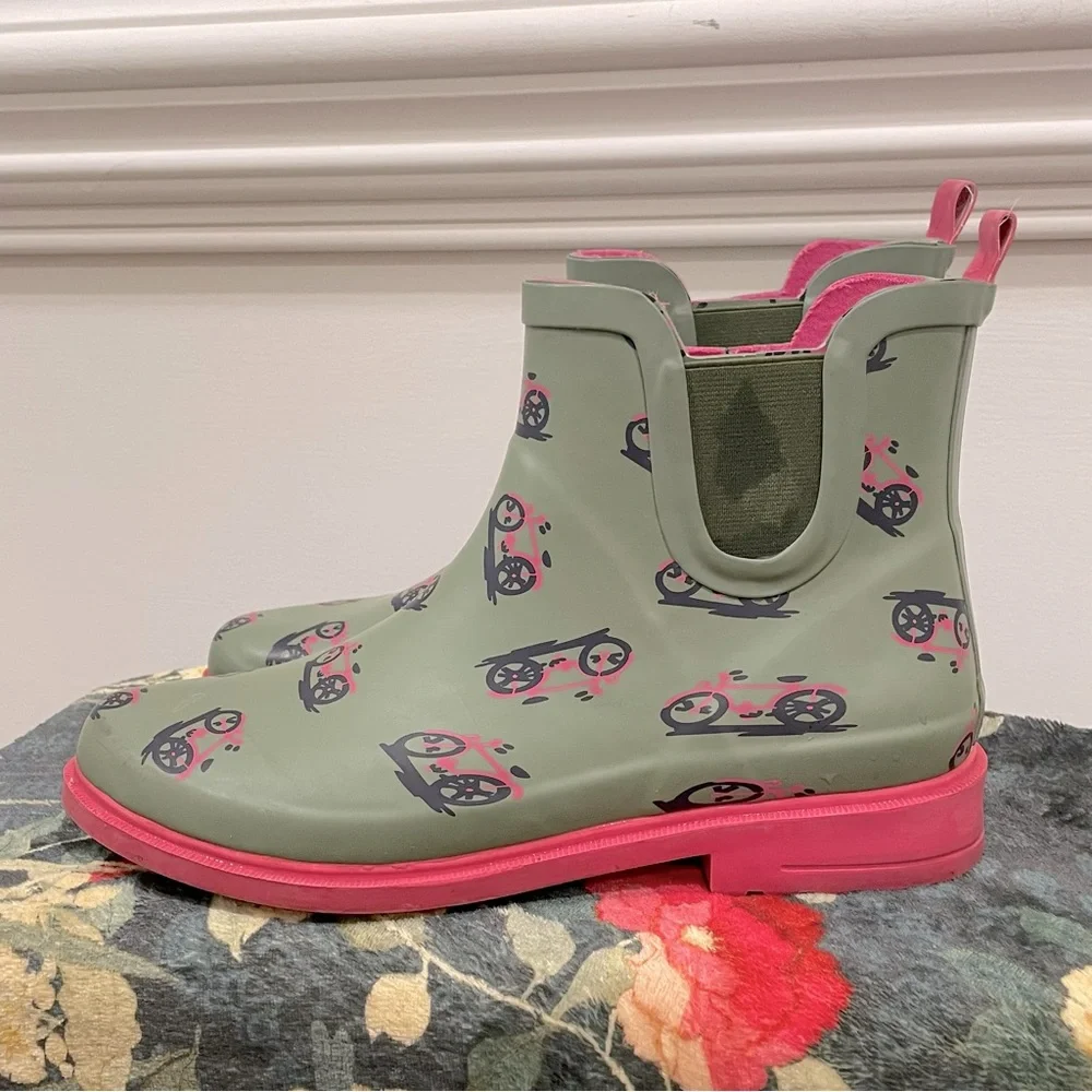 Anthropologie Colloquial Chelsea Rain Booties Size 9